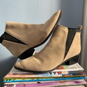 Marc Fisher Size 9 two tone boots